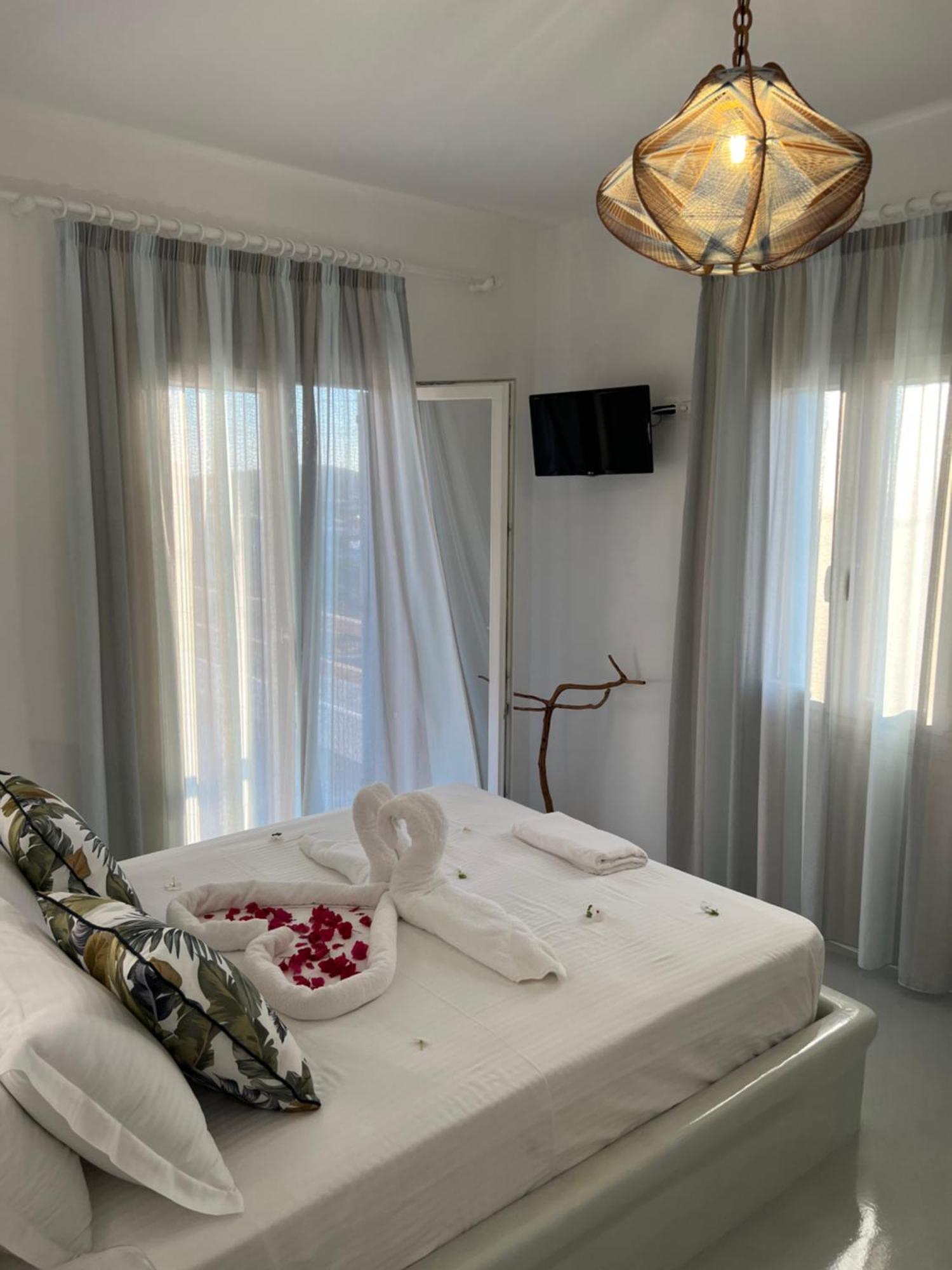 Alexandra'S Studios 伊拉克利亚岛 外观 照片